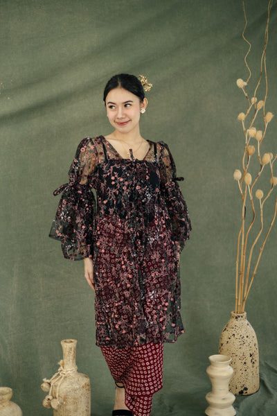 Andari Kebaya Top in Black