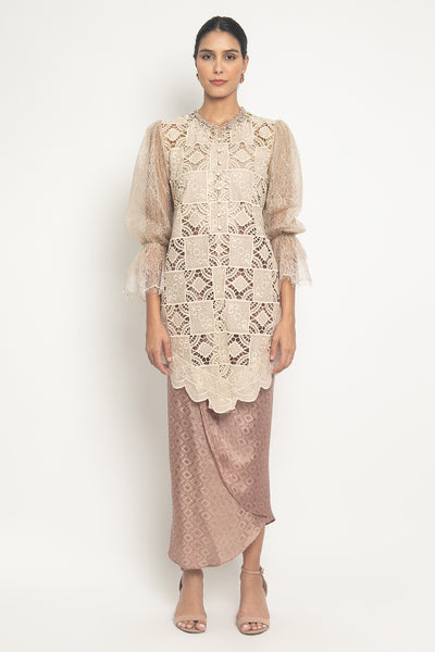 Gantari Kebaya Set in Nude