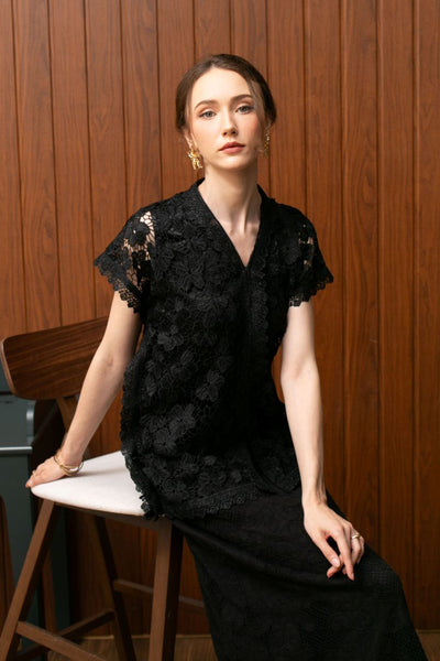 Ara Vest in Black