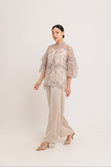 Mandy Blouse in Latte