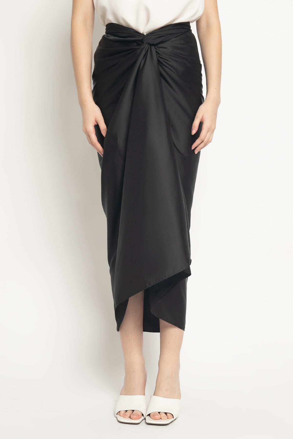 Aisyah Skirt in Black
