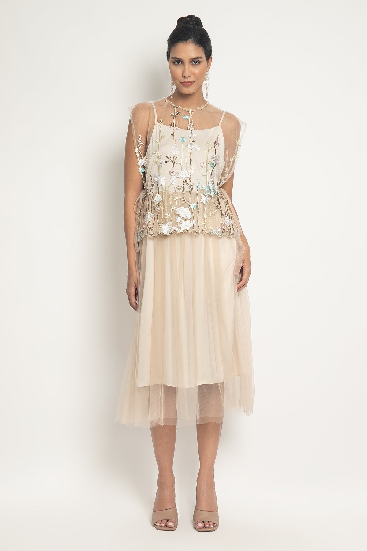 Ivory Bloom Midi Dress by Dresshaus x Dinar Amanda Dresshaus