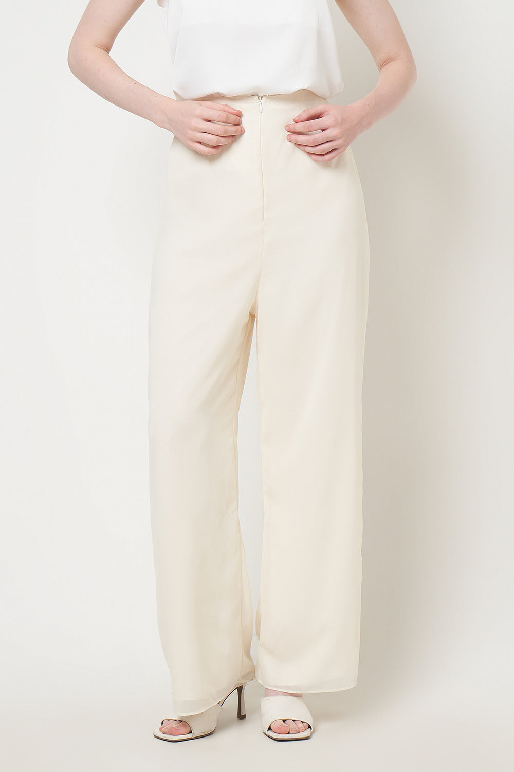 Elara Pants in Light Cream