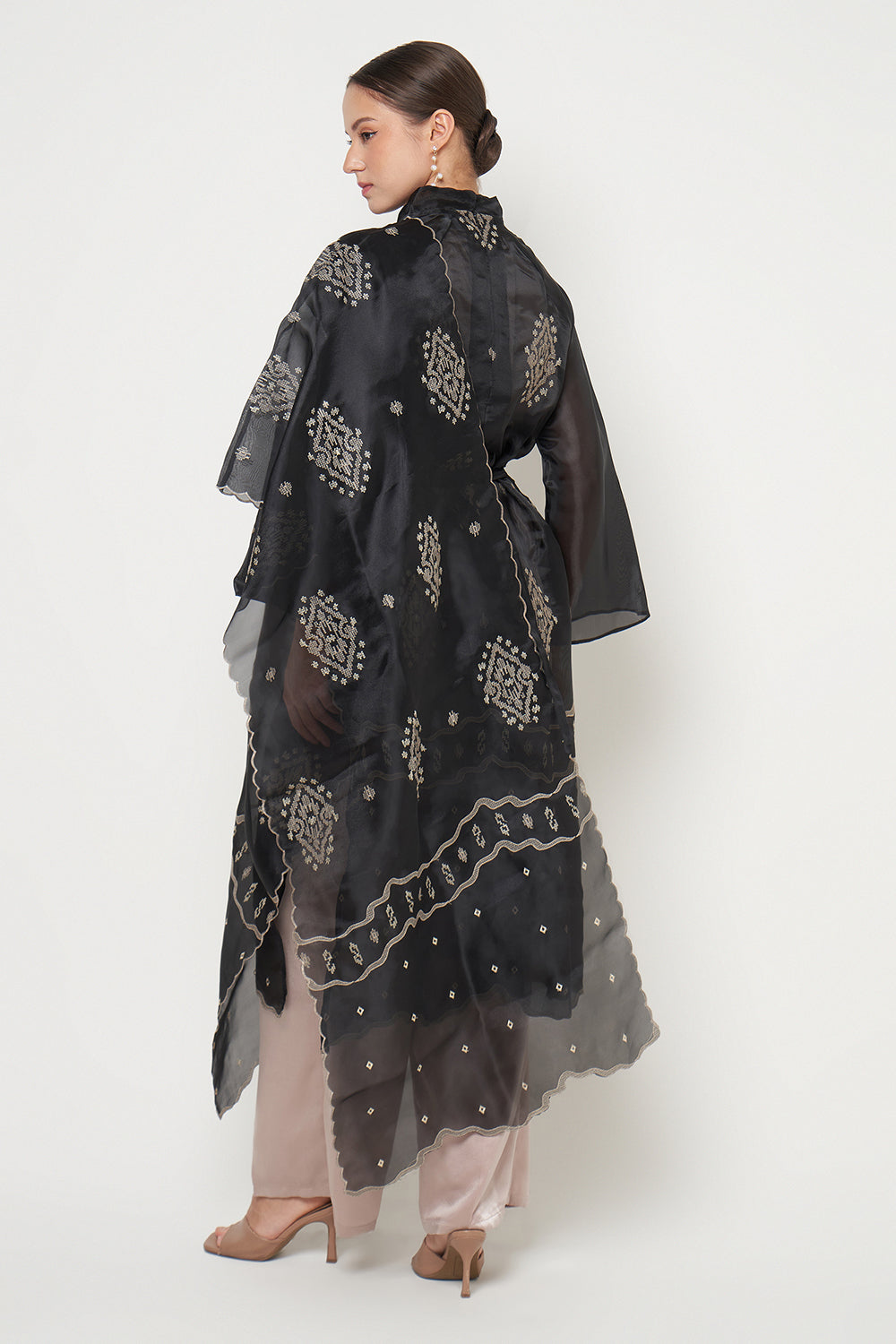 Kirana Tenun Set in Black