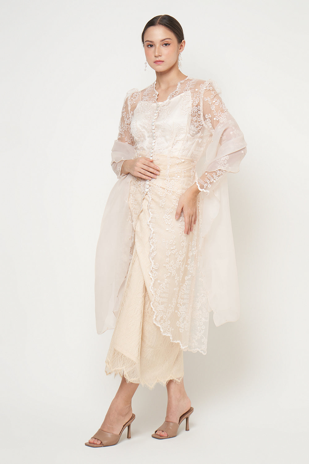 Dalina Kebaya Set in Cream
