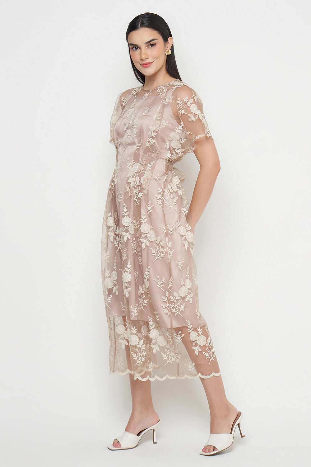 Gyna Dress in Nude