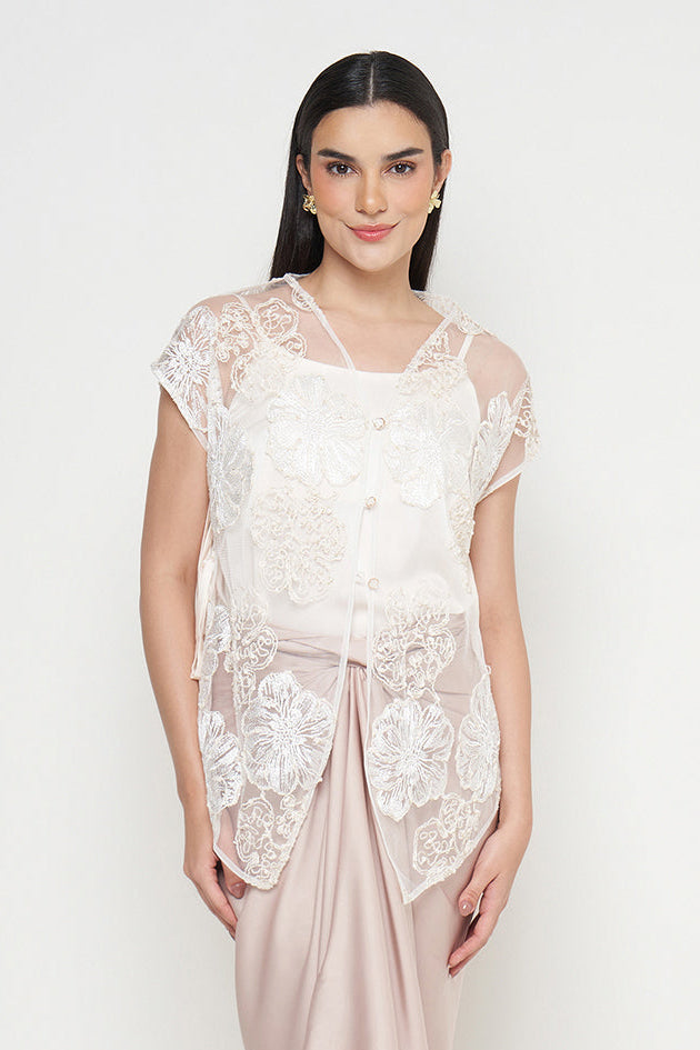 Kevia Top in White
