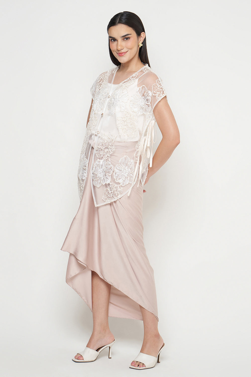Kevia Top in White