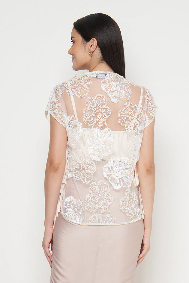 Kevia Top in White