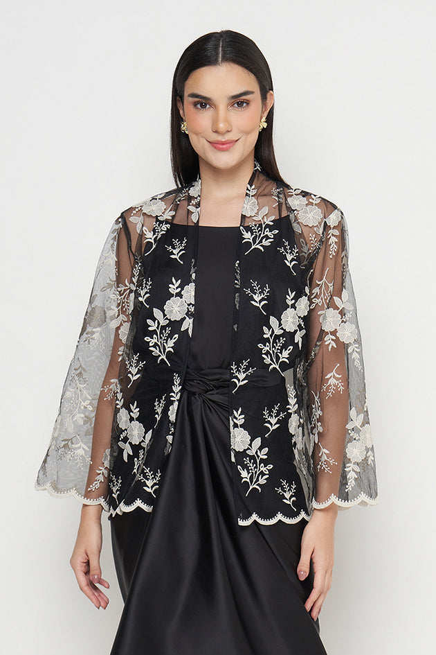 Aliva Outer Top in Black
