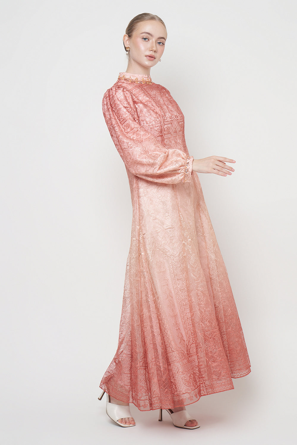 Raniyah Dress in Peach