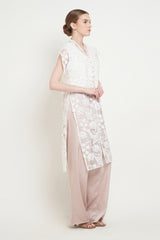 Yuna Long Outer Top in White
