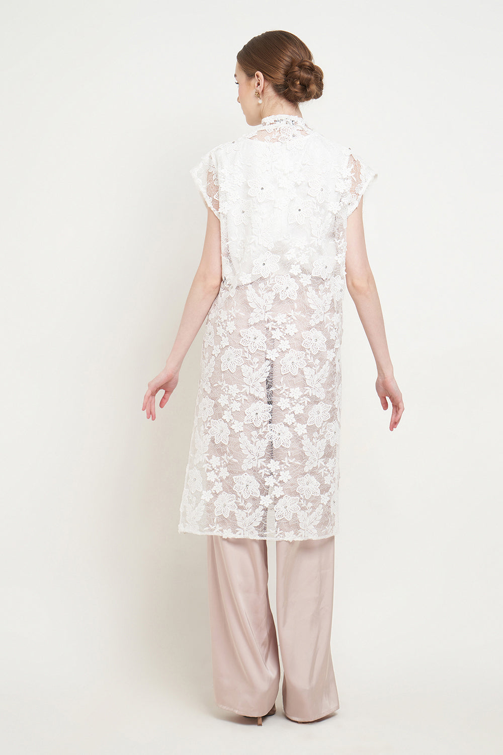 Yuna Long Outer Top in White