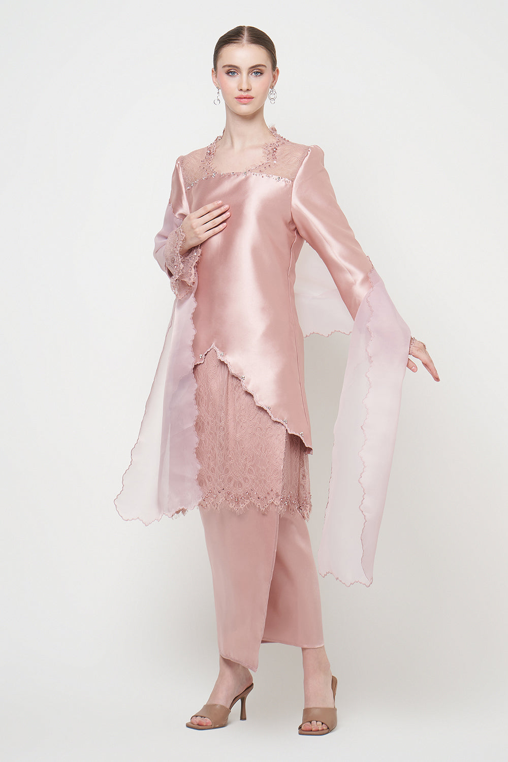Kiara Kurung Set in Light Rose