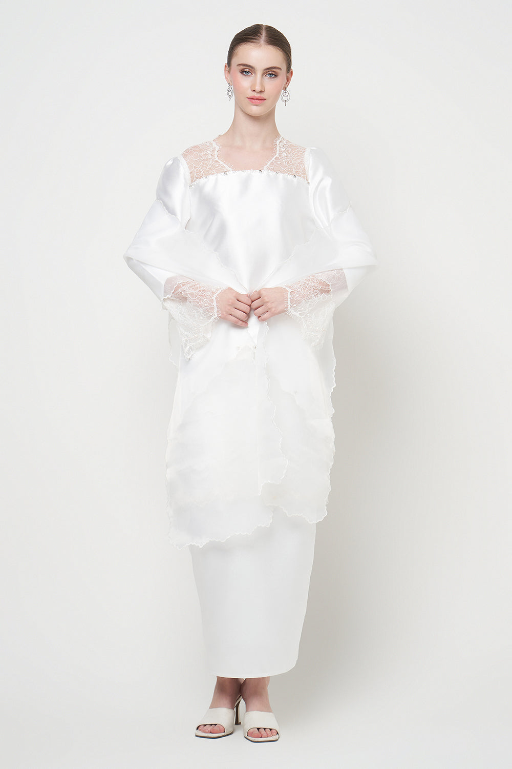Kiara Kurung Set in White