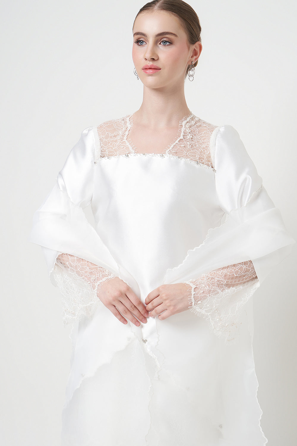Kiara Kurung Set in White