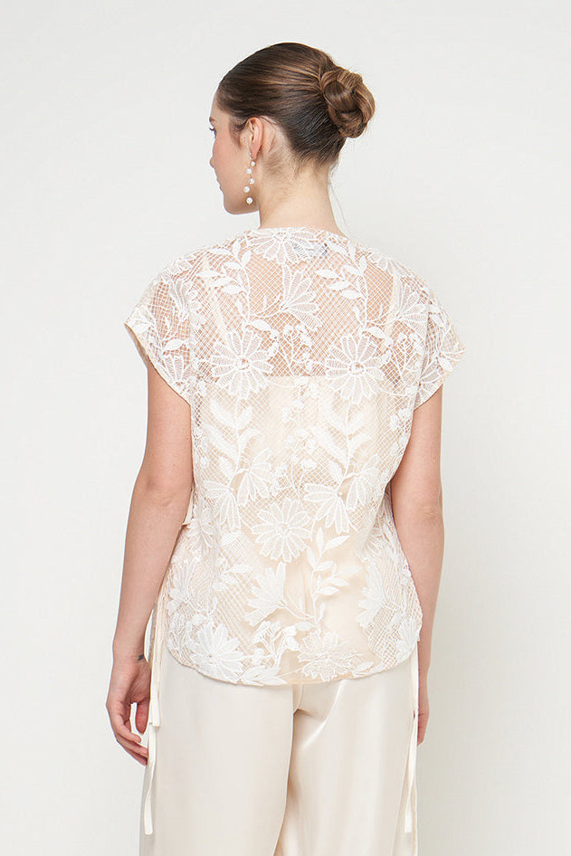 Kevia Top in Ivory