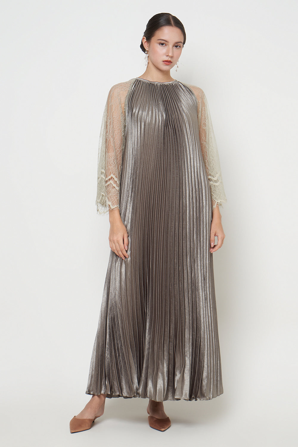 Janvika Dress in Olive