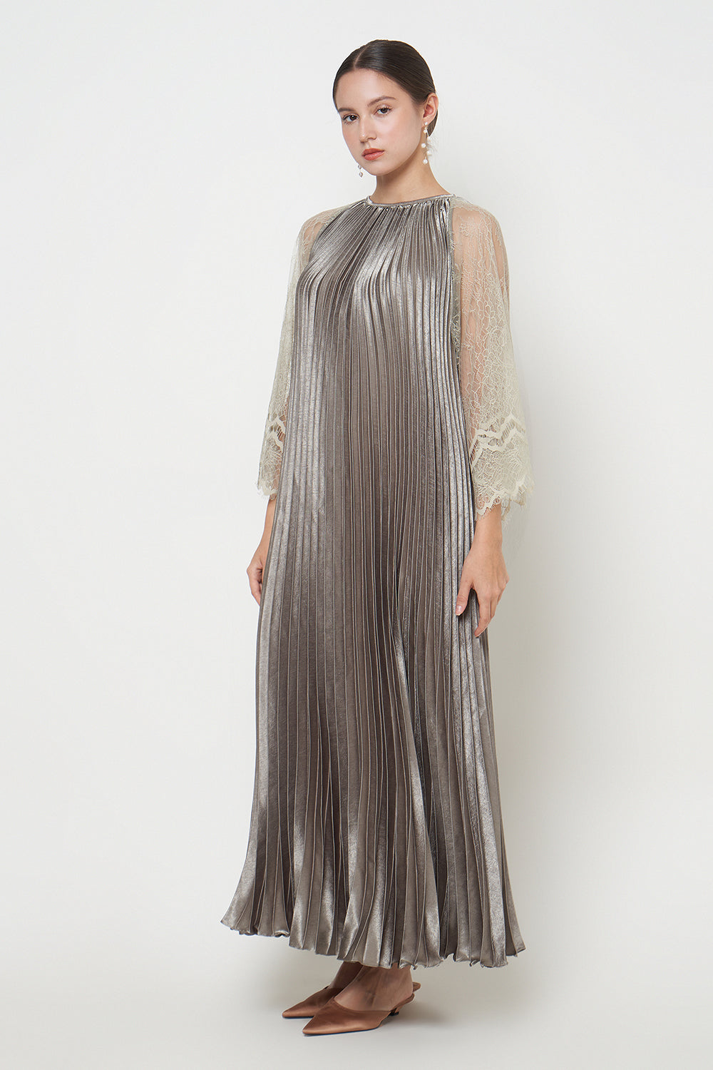 Janvika Dress in Olive