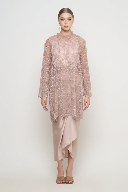 Crema Pleats Top in Creme