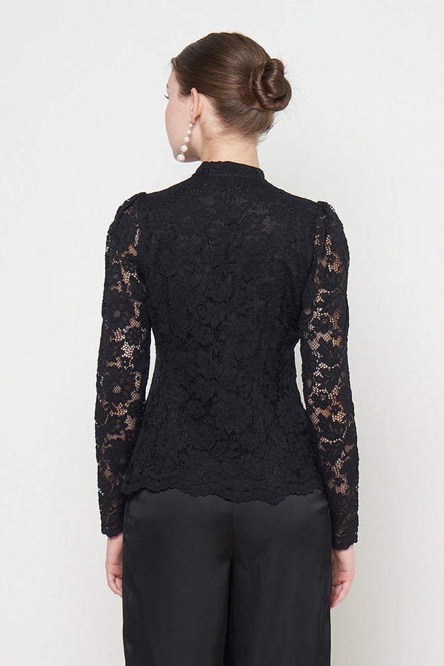 Sirra Top in Black