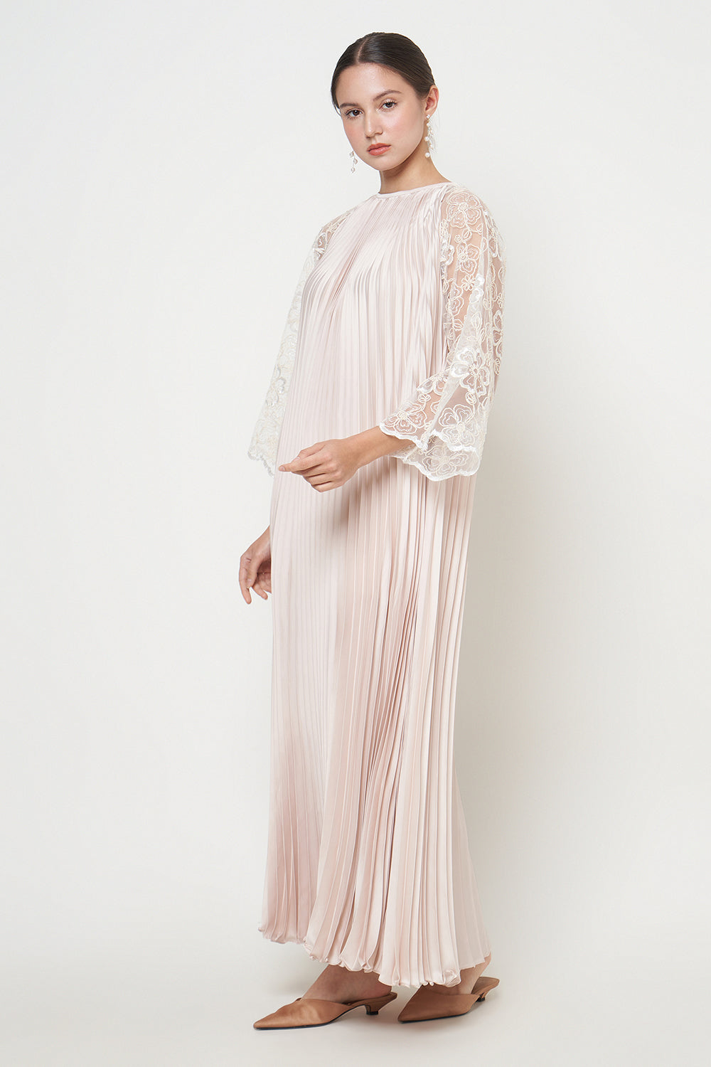 Clarisha Dress in Ivory