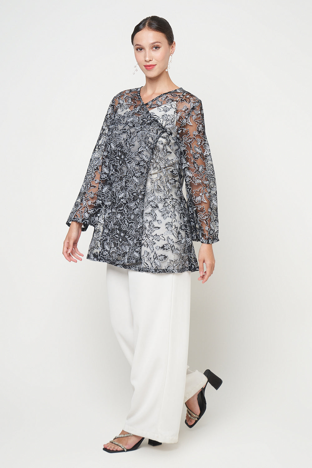 Vee Top in Black