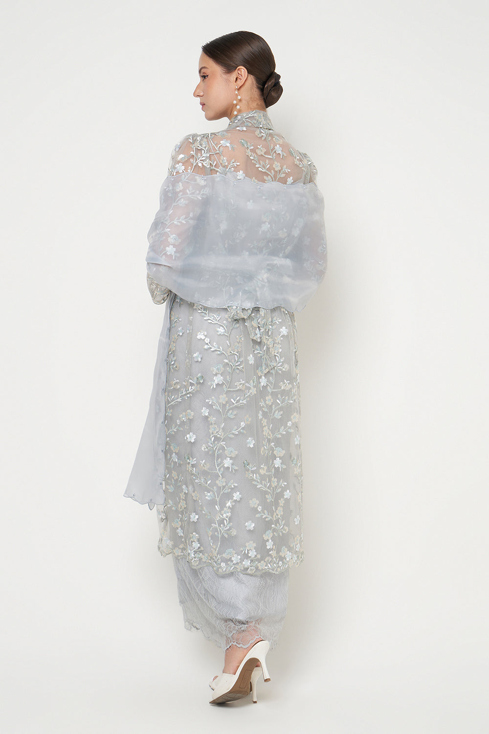 Kanaya Long Kebaya Set in Light Grey