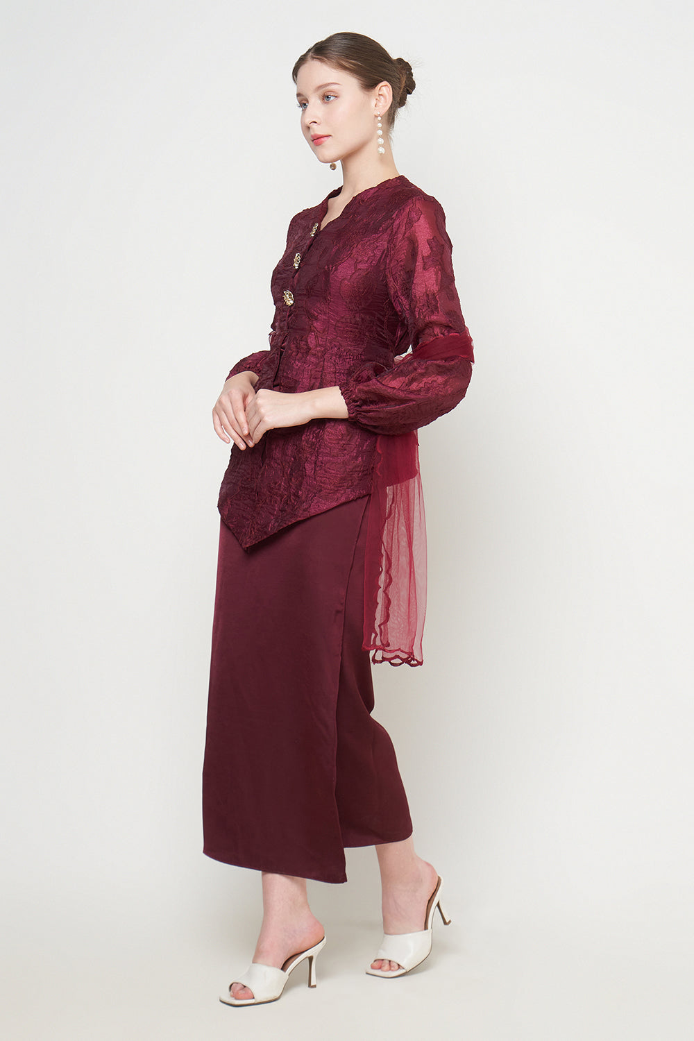 Laila Kebaya Set in Wine Maroon