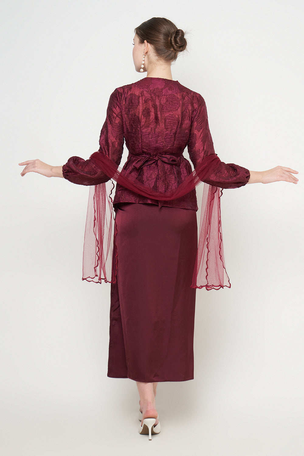 Laila Kebaya Set in Wine Maroon