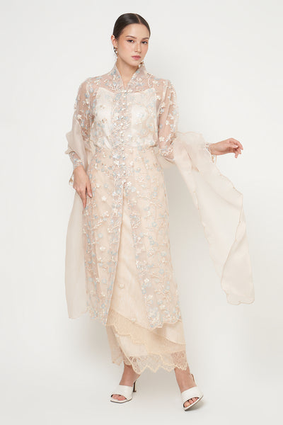 Kanaya Long Kebaya Set in Cream