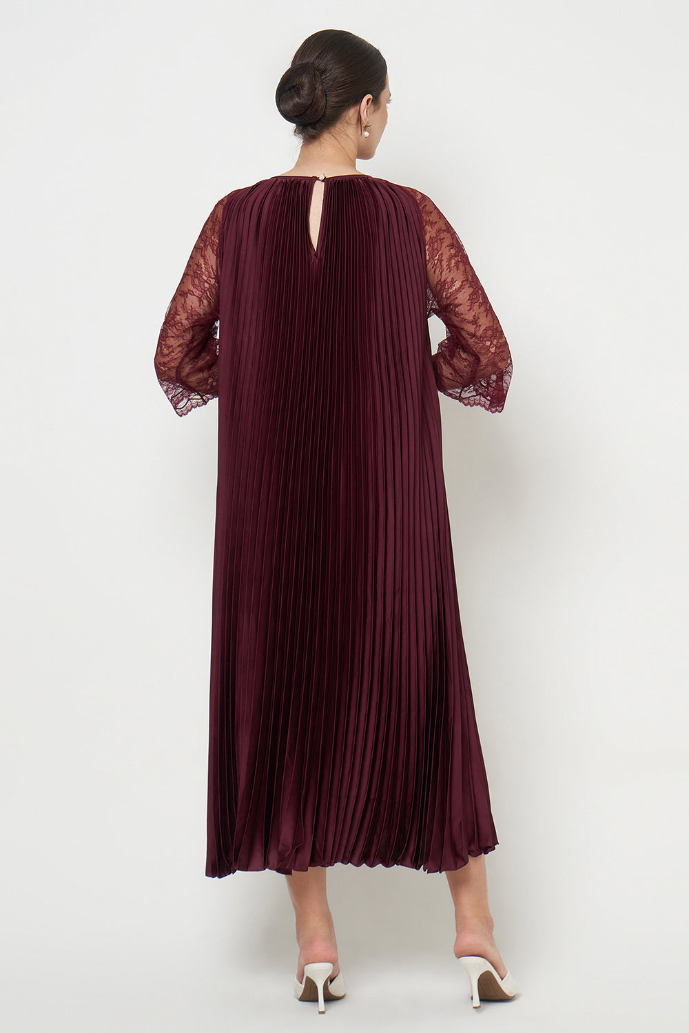 Vilana Dress in Maroon Burgundy