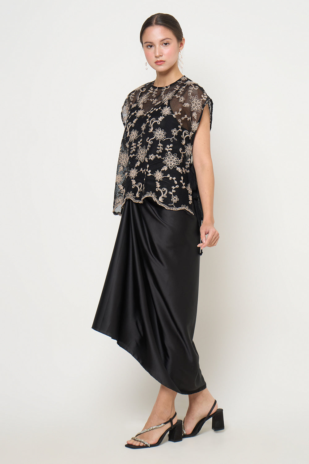 Nala Flower Vest in Black