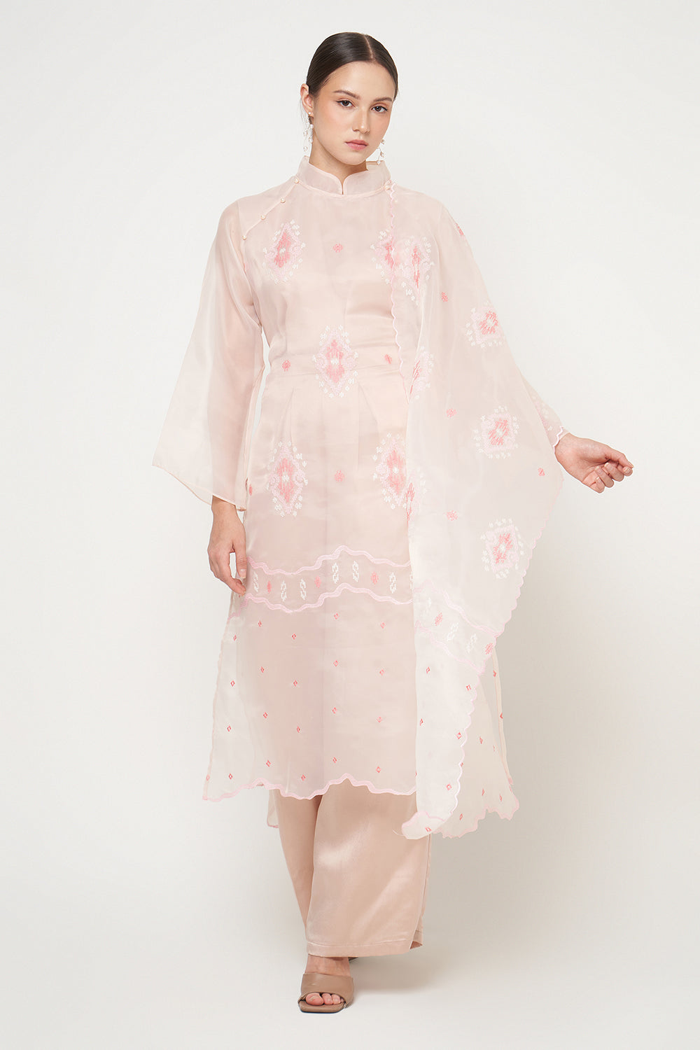 Kirana Tenun Set in Soft Peach