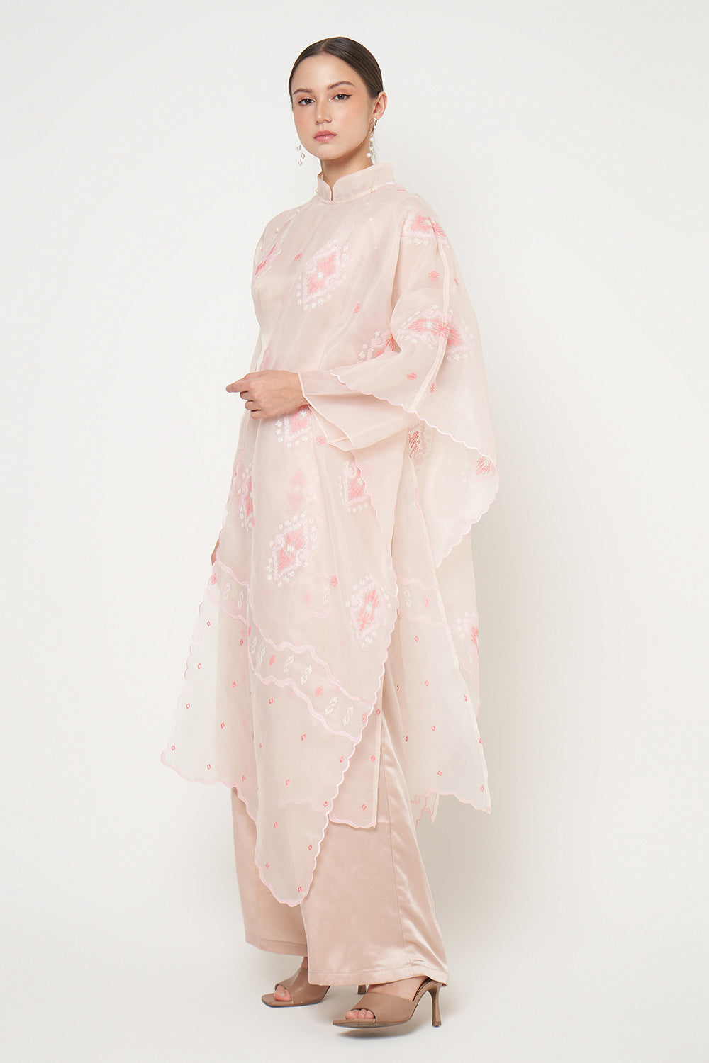 Kirana Tenun Set in Soft Peach