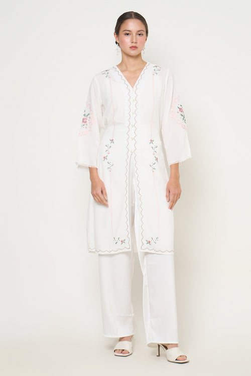 Mekar Tunic Top in Ethernal White
