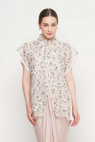 Lana Vest Outer in Greyish Cream