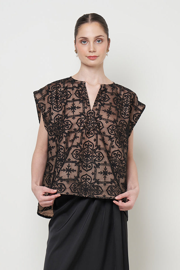Zenara Top in Black