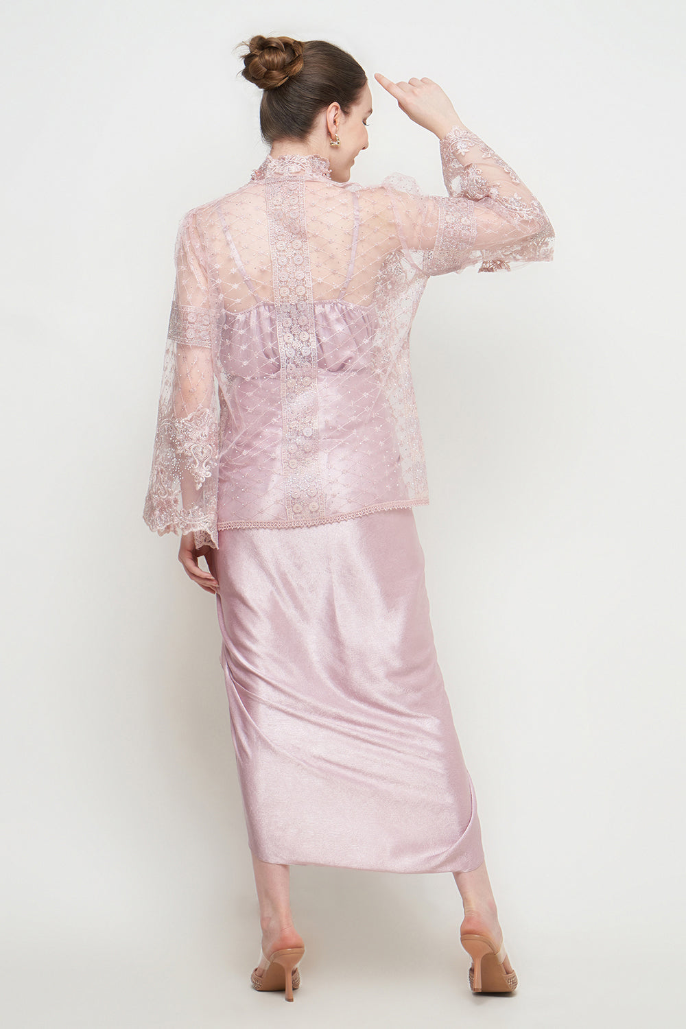 Nayra Kebaya Set in Pink