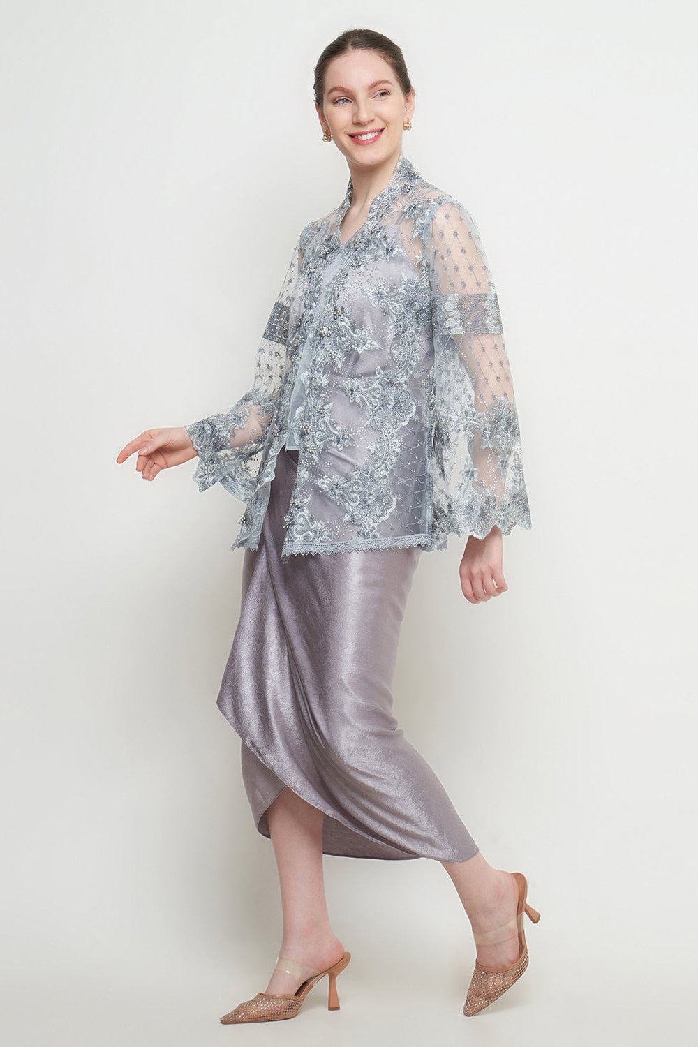 Nayra Kebaya Set in Blue Gray