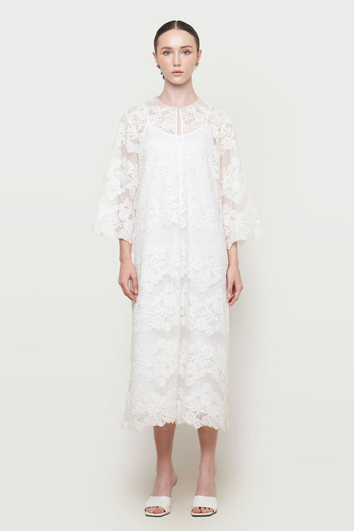 Dame Dress in White
