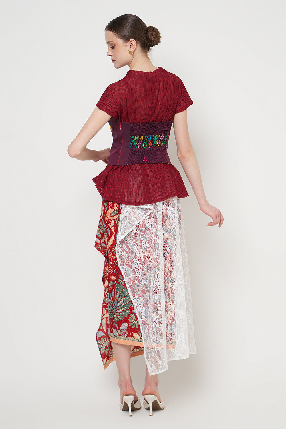 Maramis Set in Maroon