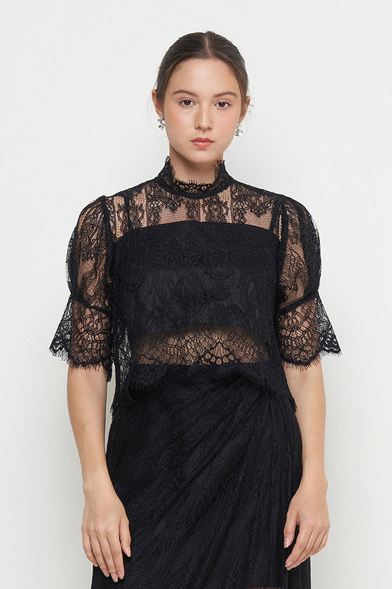 Novara Crop Top in Black