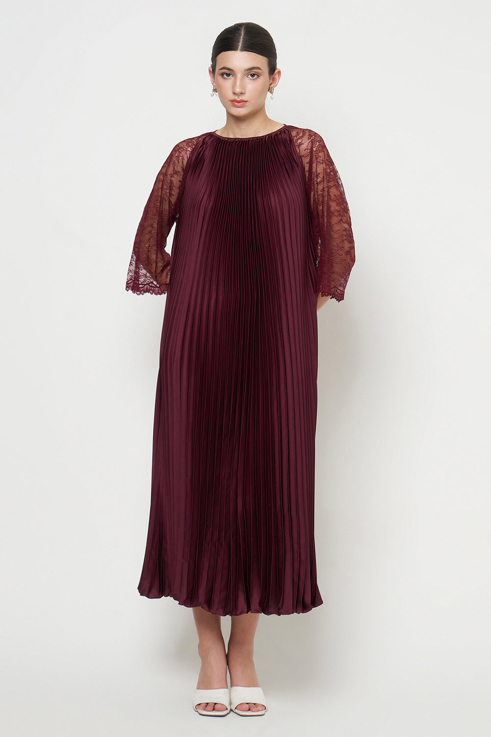 Vilana Dress in Maroon Burgundy