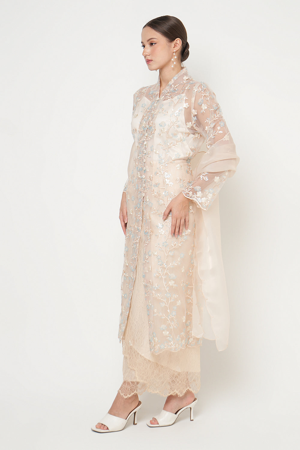 Kanaya Long Kebaya Set in Cream