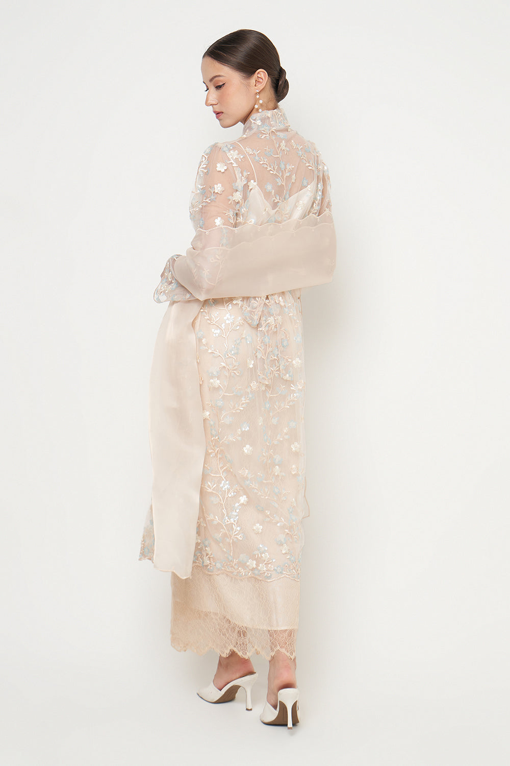 Kanaya Long Kebaya Set in Cream