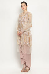 Calana Kebaya Set in Peach