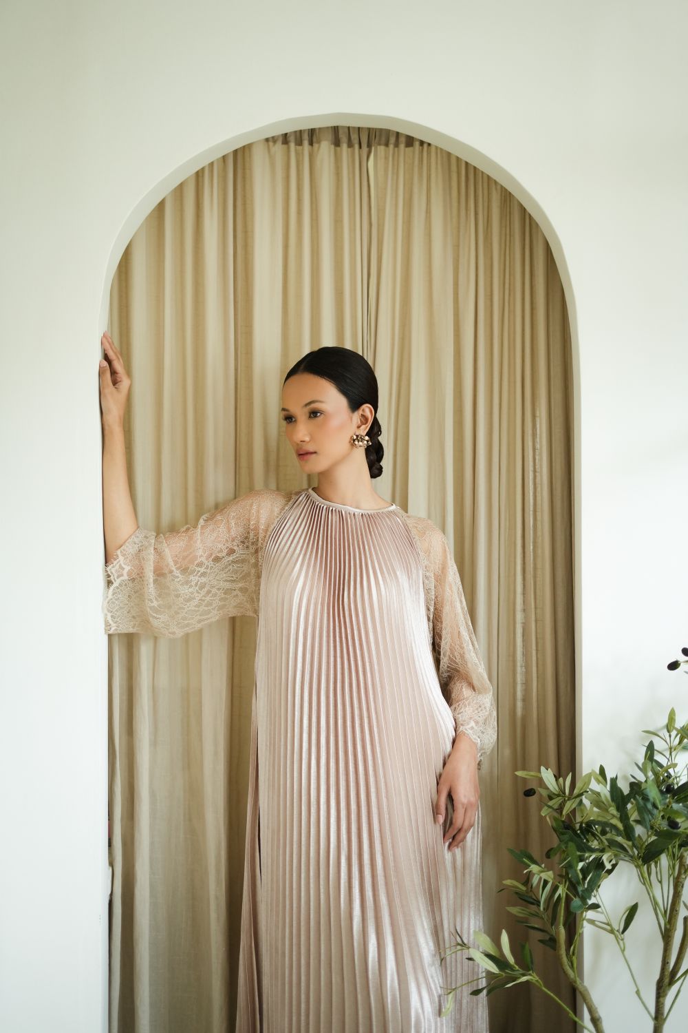 Janvika Dress in Gold