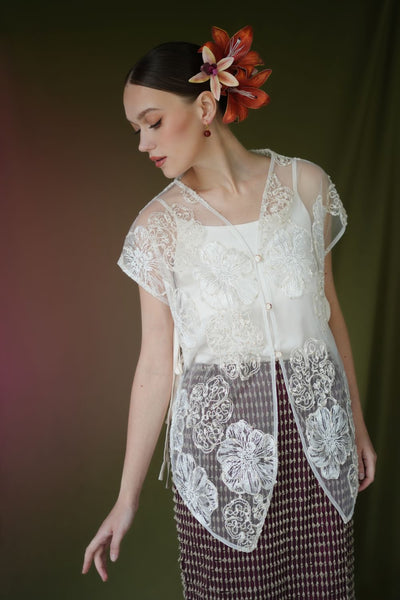 Kevia Top in White