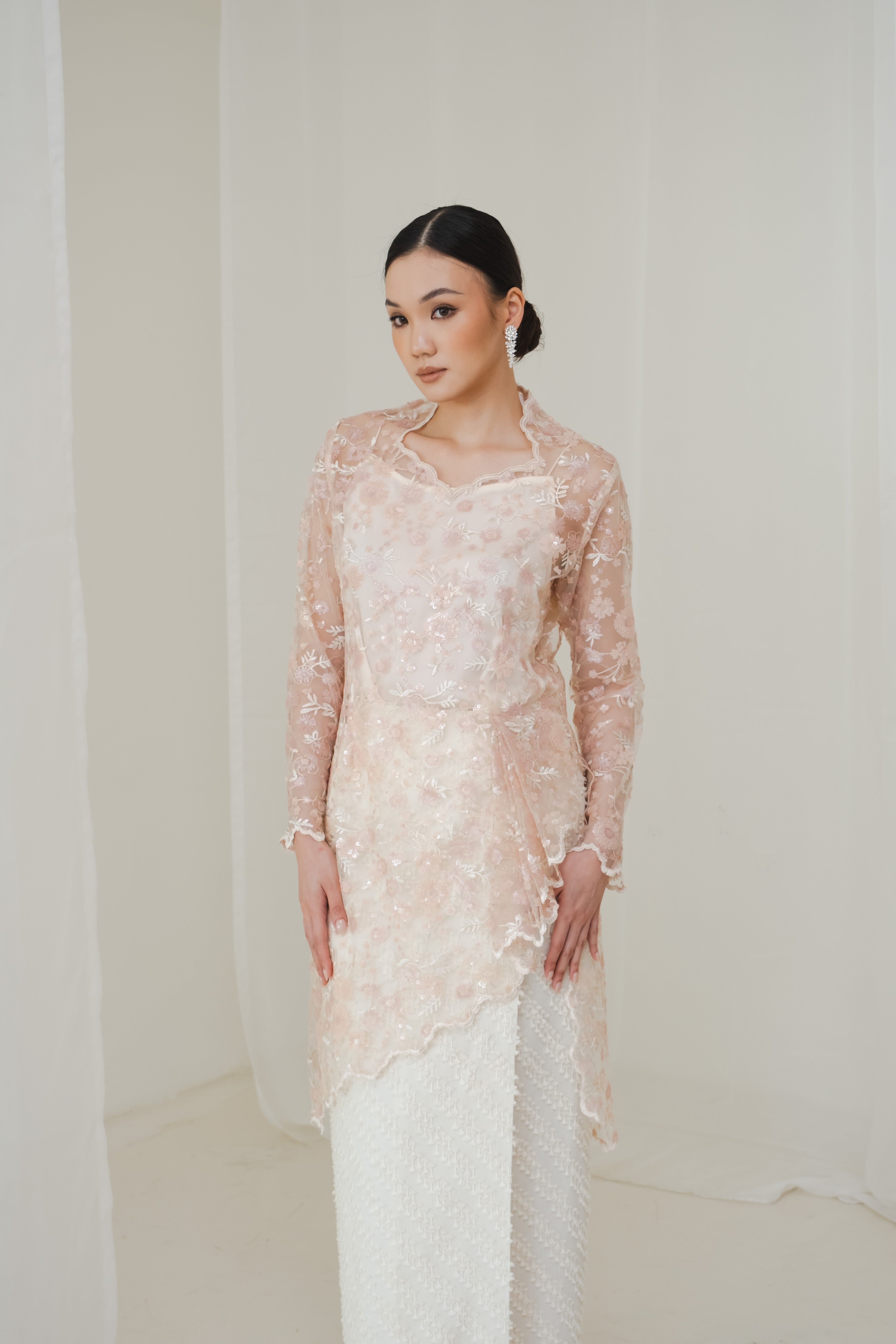 Elira Kebaya Top in Soft Pink